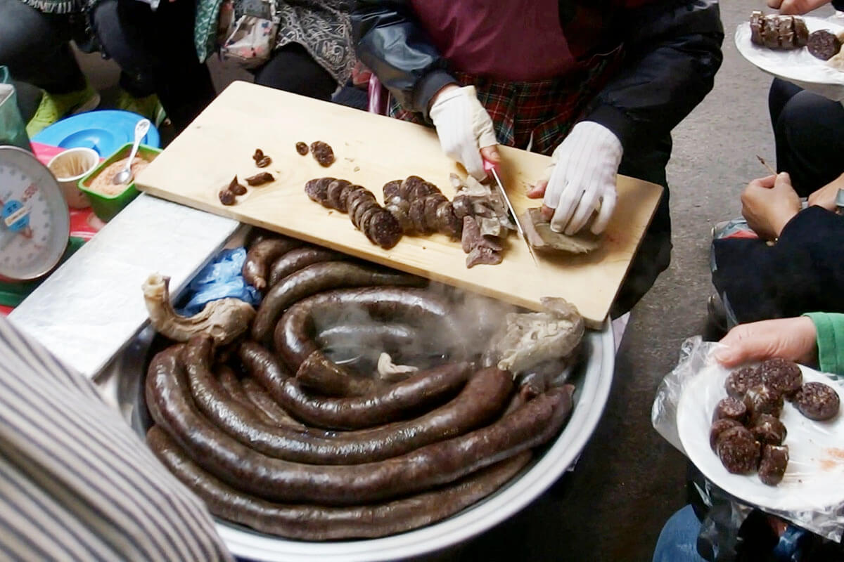 広蔵市場で腸詰め