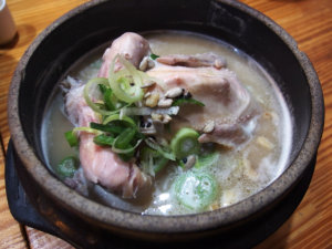 韓国ソウルで参鶏湯（サムゲタン）を食べるなら味も雰囲気も「トソッチョン（土俗村）」がおすすめ