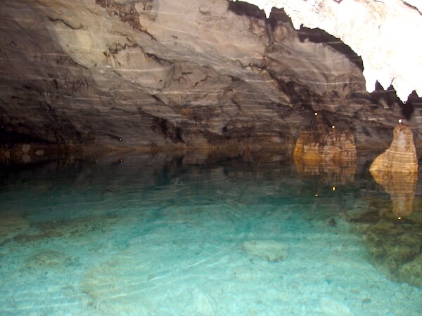 グアムでトレッキング！神秘的な青の洞窟「パガットケーブ」で大自然を満喫しよう！