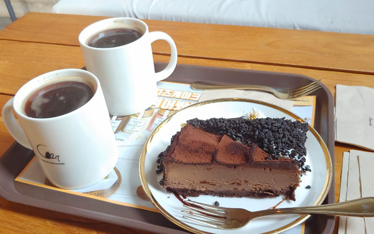 韓国カロスキルC27のハッシュショコラとカマンベールチーズケーキ