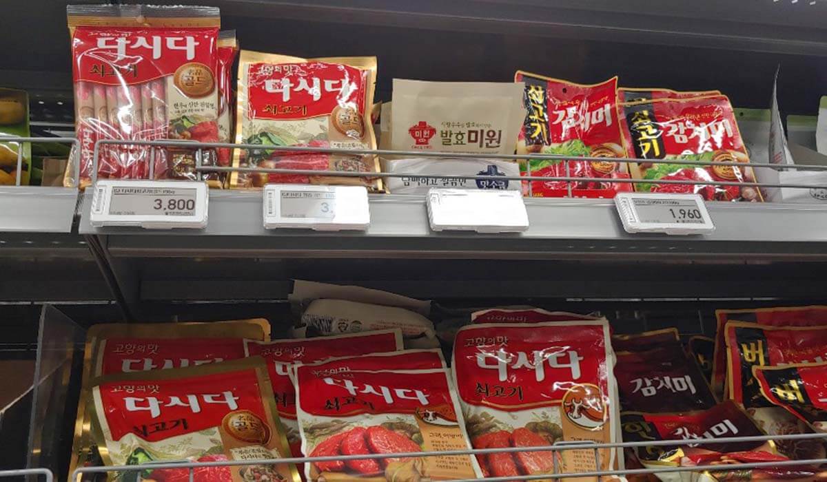 韓国の調味料もEマートならたくさん揃っている
