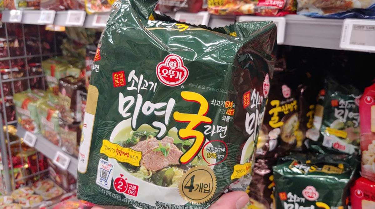 韓国のインスタントラーメン「ミヨッグッラミョン」は牛骨スープのわかめラーメン