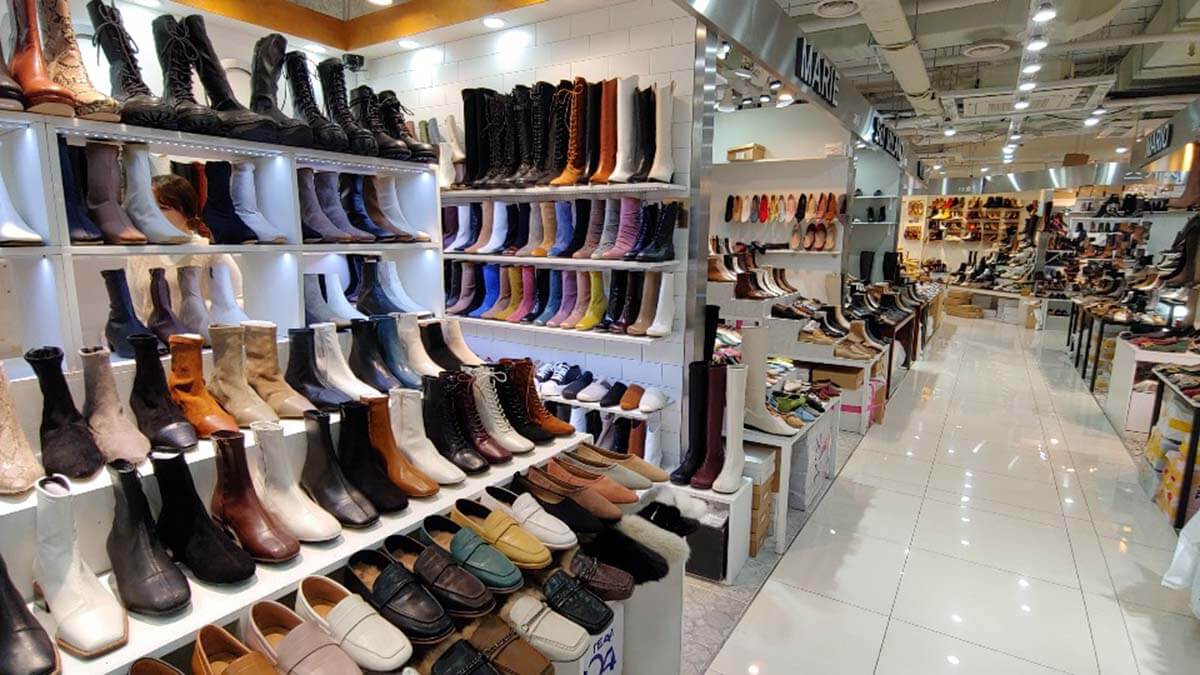 ソウル東大門でナイトショッピング靴とバッグの専門店が300店舗以上集まる「TEAM204」