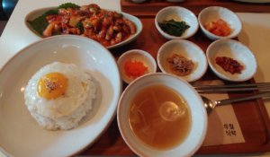 韓国扶余（プヨ）でしか食べられない！「ソルレウム」の蓮の葉韓定食